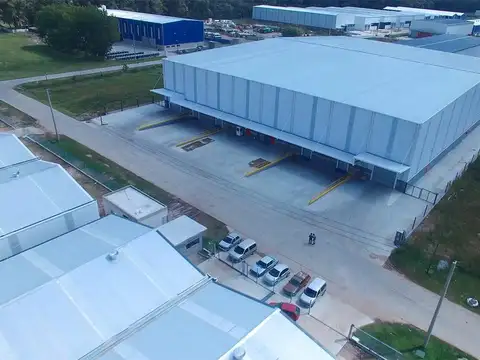 Alquiler de Posiciones desde 300 m2 a 14.000 m2 en centro logístico multiproposito con servicios