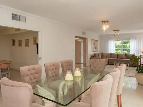 Casa en Alquiler de 5 dormitorios
