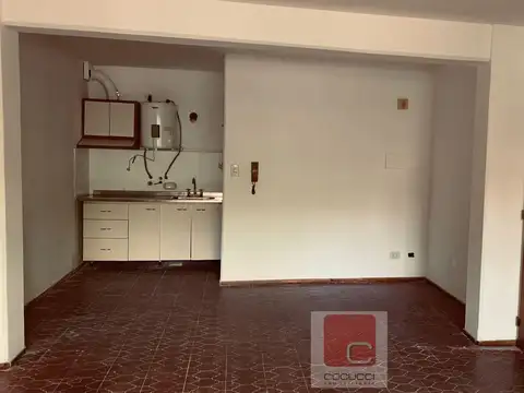 Oficina en Alquiler en Godoy Cruz, $ 380.000