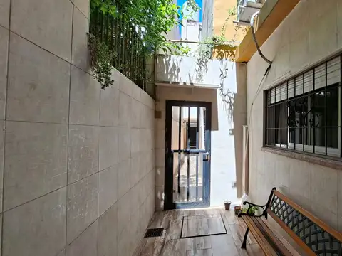 Depto Tipo Casa 4 ambientes con 2 baños