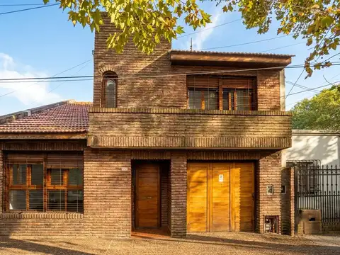 VENTA CASA FLORENCIO VARELA CENTRO 5 AMBIENTES COCHERA