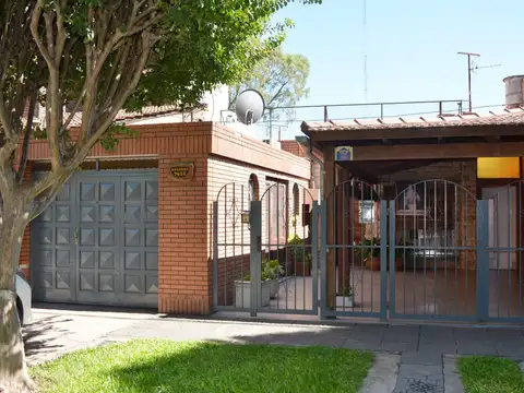 Casa en venta en Fisherton dos dormitorios, cochera, patio
