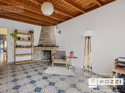 Casa 6 ambientes con 2 baños