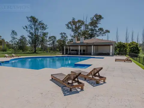 Terreno en Venta de 3303,0 m2