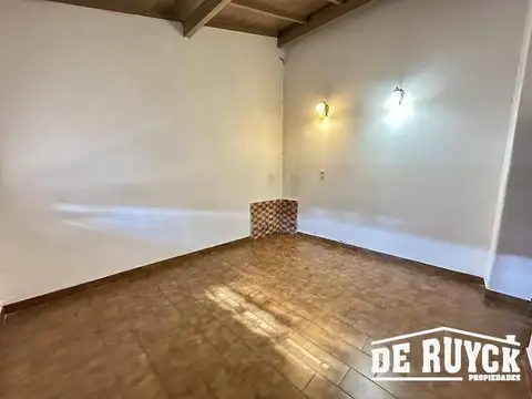Casa 3 ambientes con 1 baño