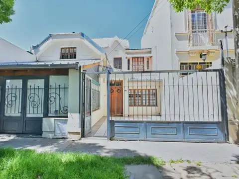 Rioja  5377 - VENTA Casa 3 Dormitorios