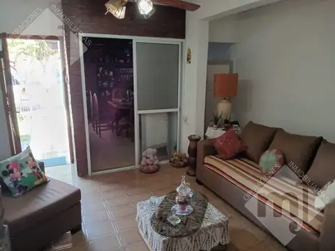 Casa 2 ambientes con 1 baño