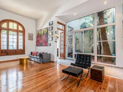 EXCELENTE CASA - VENTA - 5 AMBIENTES - SUITE - TERRAZA - PATIO - PARRILLA - CHACARITA