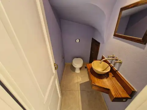 Casa en Alquiler con 2 cocheras