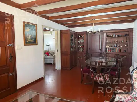 Casa en Venta en Burzaco, USD 215.000