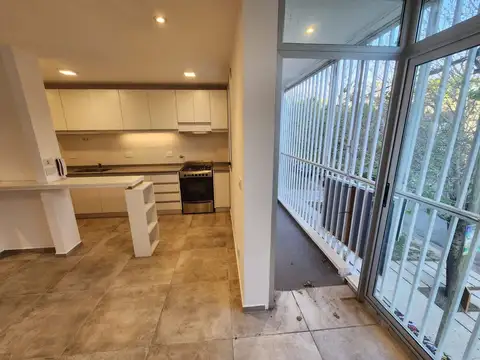 Depto Tipo Casa en Venta con 1 cocheras