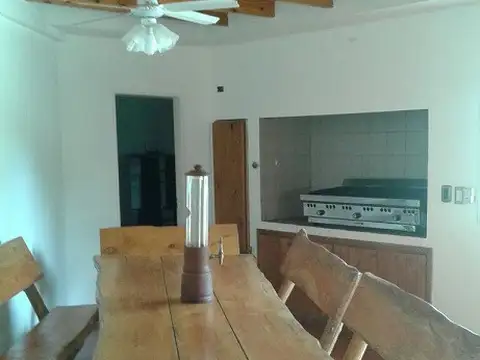 Casa Con Piscina, 4 Dormitorios, 4 Baños, Parrilla, Quincho