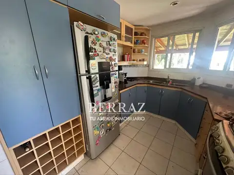 Casa 5 ambientes con 4 baños