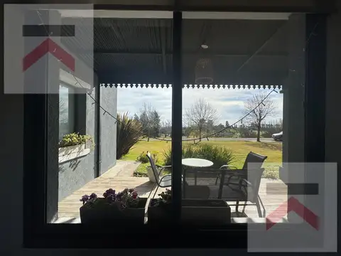 Casa 4 ambientes con 4 baños