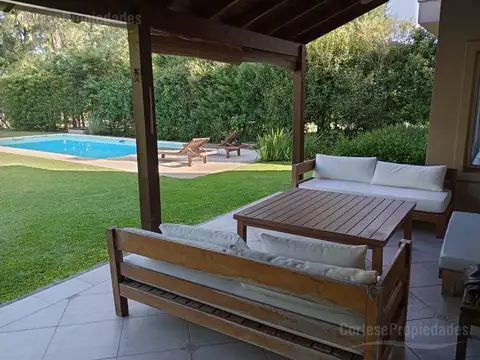 Casa 4 ambientes con 3 baños