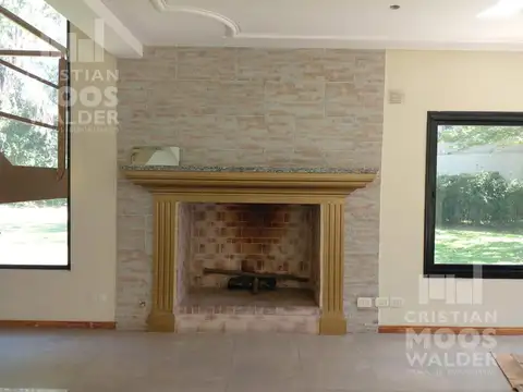 Casa 4 ambientes con 2 baños