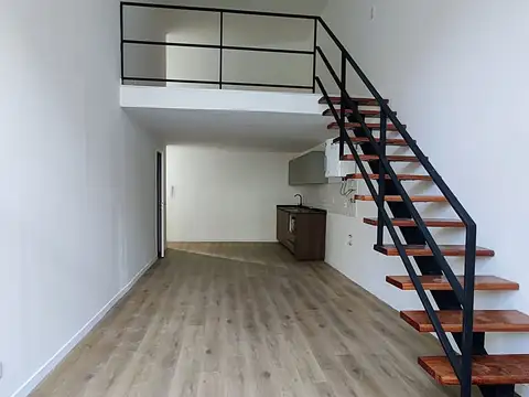 VENTA - LOFT- AL FRENTE- CON BALCÓN
