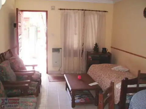 Depto Tipo Casa 4 ambientes con 1 baño