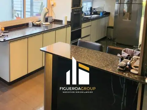 Casa 6 ambientes con 3 baños