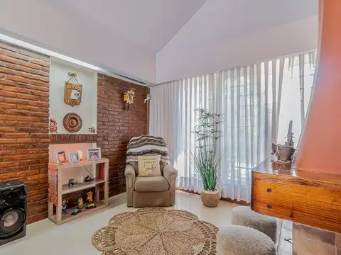 Casa 6 ambientes con 4 baños