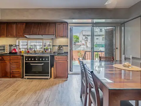 Casa en Venta con 3 cocheras