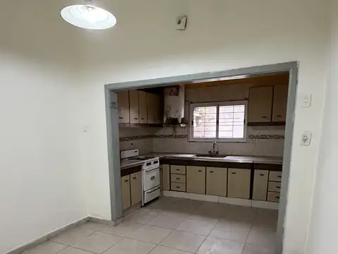 Depto Tipo Casa en Alquiler de 3 ambientes