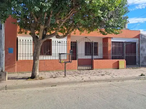 SE VENDE CASA 2 DORMITORIOS B RS PEÑA VILLA MARIA