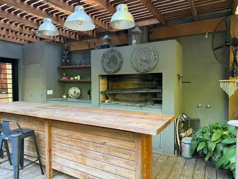 Casa 5 ambientes con 2 baños