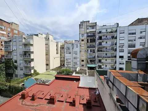 Oficina 6 ambientes con 2 baños