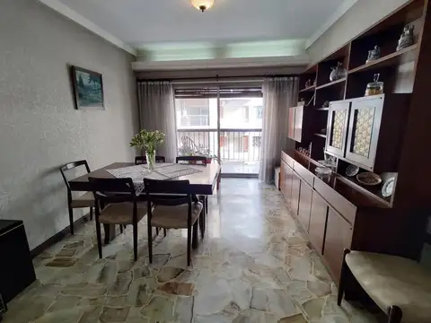 VENTA 4 AMB MAS DEPENDENCIA FRENTE BALCON SUBTE A