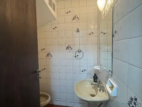 Depto Tipo Casa en Alquiler con 1 cocheras