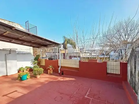 Venta PH al frente 3 Ambientes con Patio y Terraza