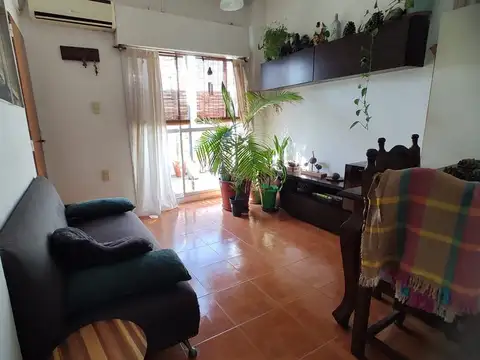 VENTA DEPARTAMENTO 2 AMBIENTES CON TERRAZA PROPIA
