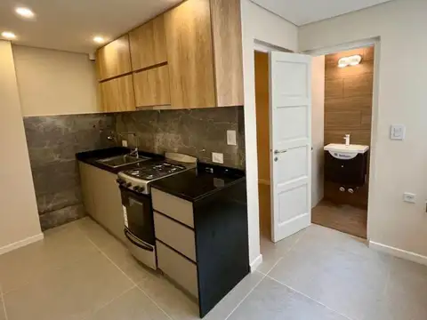 3 ambientes con dependencias de servicio y balcón en mar del plata