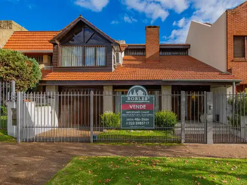 Av. Juan José Paso 900