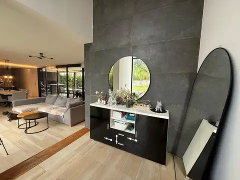 VENTA CASA 4 AMBIENTES PILETA PARQUE BARRIO SAN MATIAS PERMUTA FINANCIA