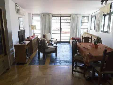 Depto. de 3 ambientes con terraza de 100 m2.