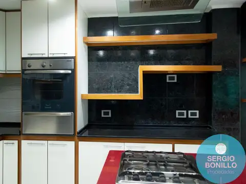 VENTA-PH 3 AMB. CON PATIO Y TERRAZA, 3 BAÑOS- Moreto al 1400 Parque Avellaneda