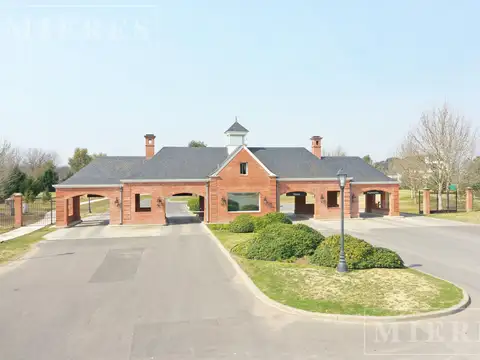 Lote de 1427m² en venta en Tilbury Norte, Pilará