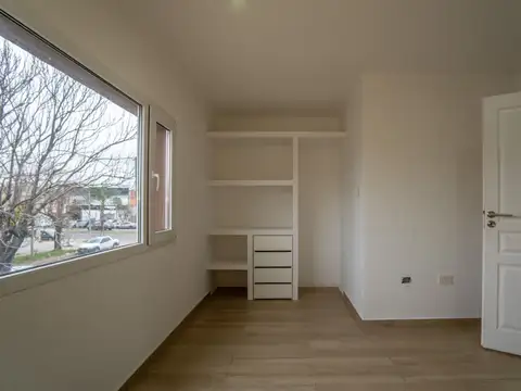 Depto Tipo Casa en Venta en Tolosa, USD 130.000