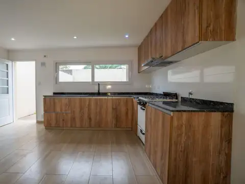 Depto Tipo Casa 3 ambientes con 2 baños