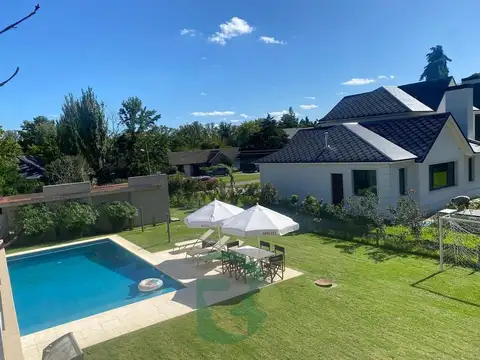 Venta Casa 7 amb.San Diego Country Club.Moreno.FINANCIA