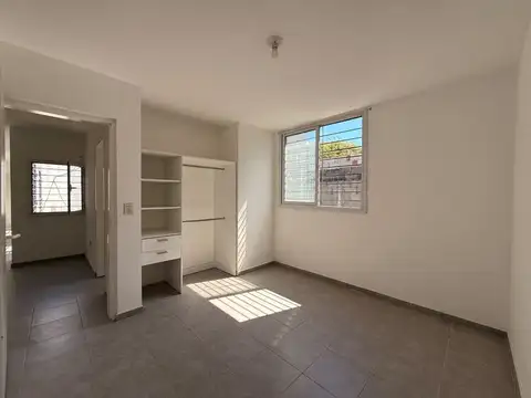 VENTA DÚPLEX 3 DORM CON PATIO Y COCHERA SALDAN