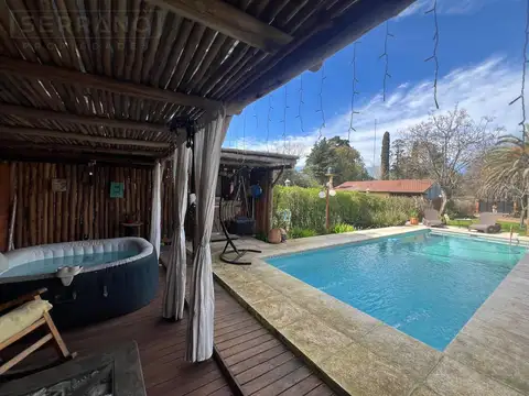 Casa 4 ambientes con 2 baños