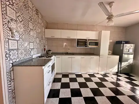Depto Tipo Casa 5 ambientes con 2 baños