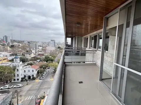 Departamento en Alquiler con 1 cocheras