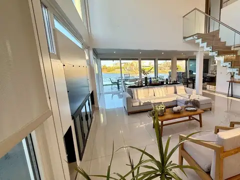 Casa en Venta en El Cantón - Barrio Islas, USD 560.000