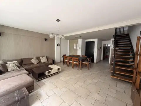 Depto Tipo Casa en Venta de 3 dormitorios