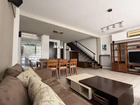 Depto Tipo Casa en Venta en Chacarita, USD 415.000