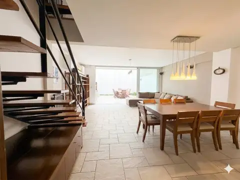 Venta Triplex en Chacarita